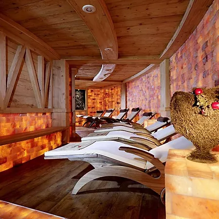 Hotel Tyrol Am 4*