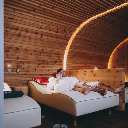 Tyrol Am 4*