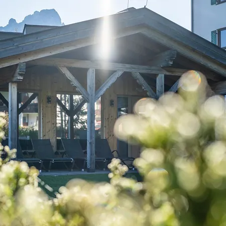 Hotel Tyrol Am 4*